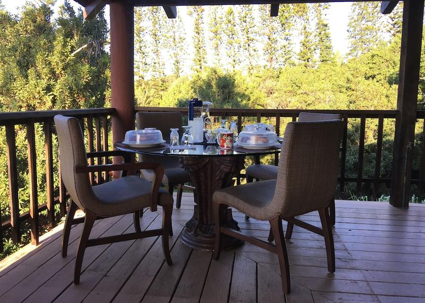 Hawaii Naalehu Breakfast Area