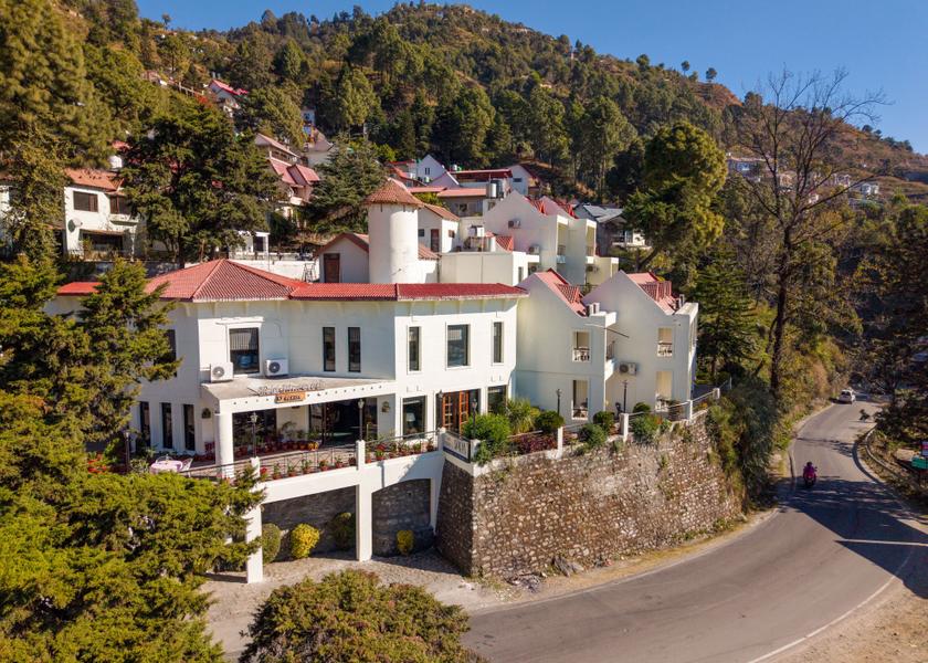 Uttarakhand Bhimtal Hotel Exterior