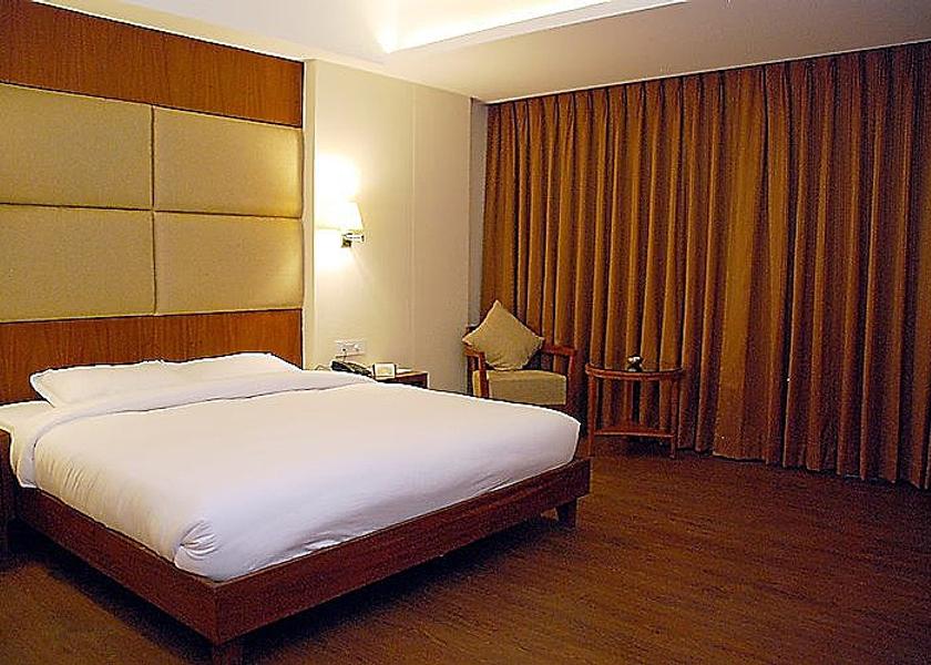 Madhya Pradesh Bhopal AC Executive Room with High Speed WIFI