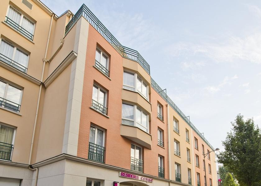 Ile-de-France Chatou Facade