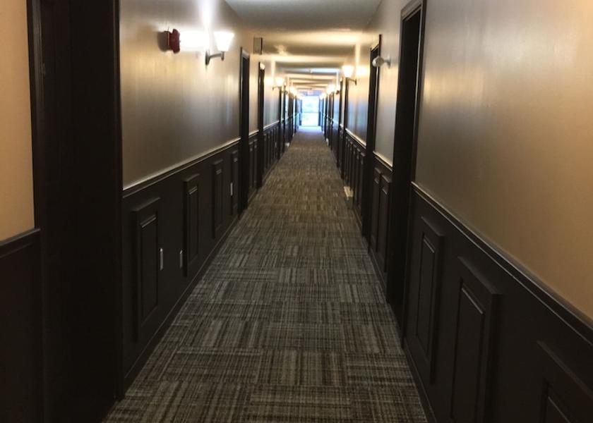 Quebec Baie-St-Paul Hallway