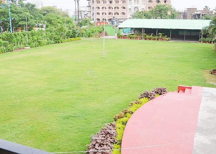 Madhya Pradesh Indore Garden Lounge