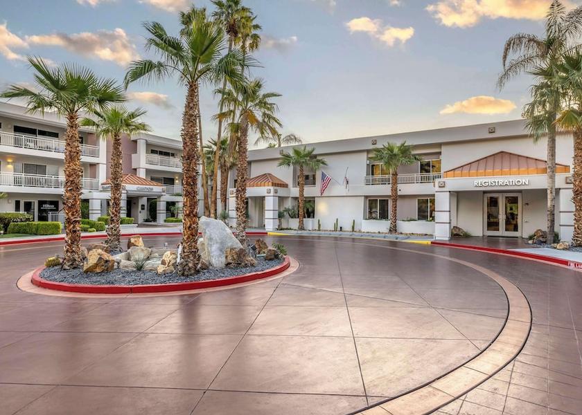 California Palm Springs Exterior