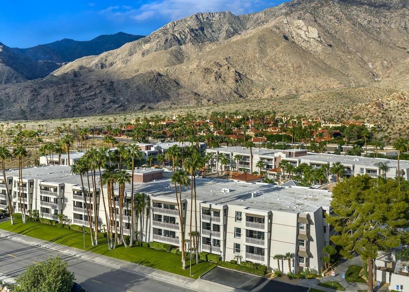 California Palm Springs Exterior