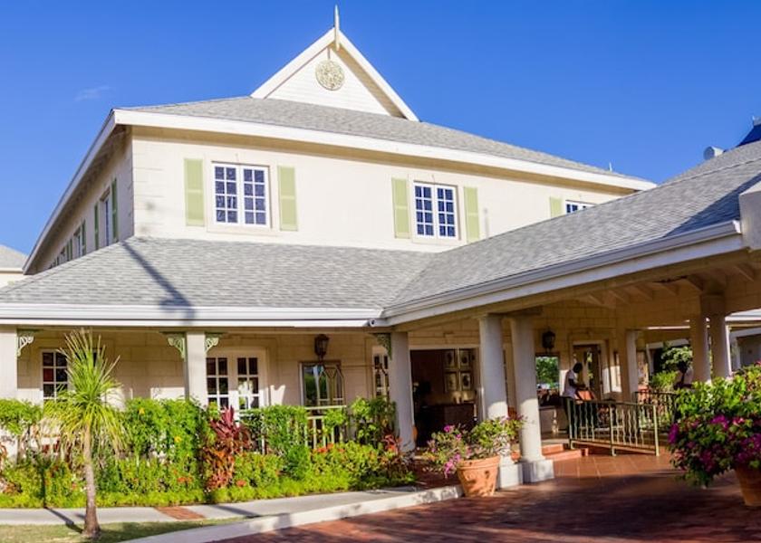  Gros Islet Facade