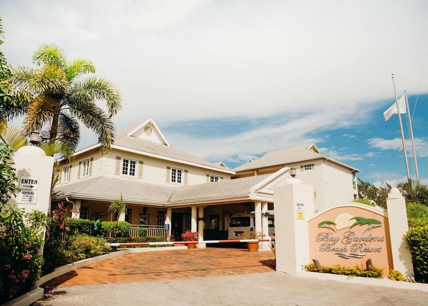  Gros Islet Facade