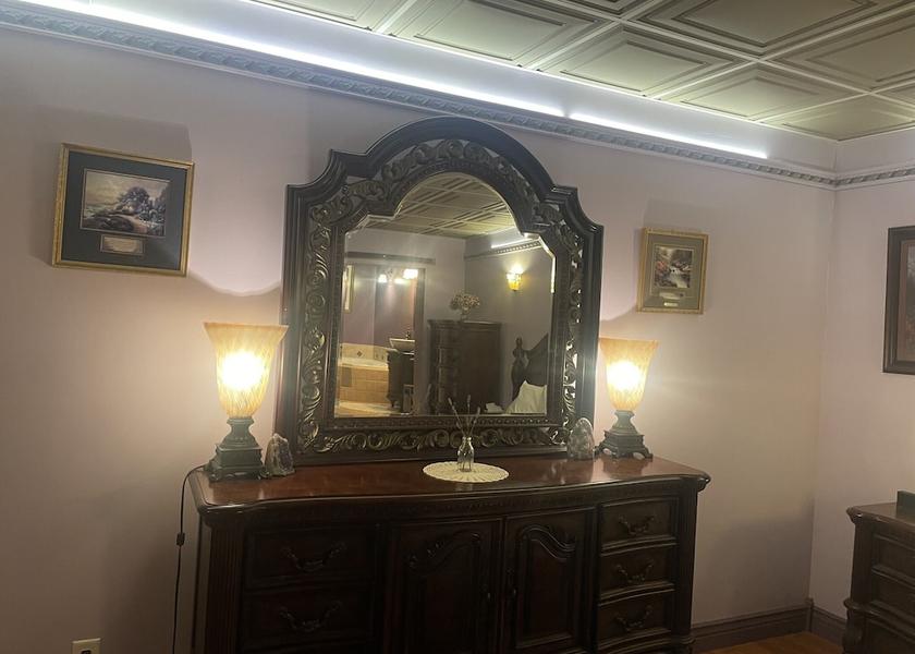 New York Phelps In-Room Amenity