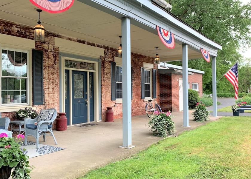 New York Phelps Porch