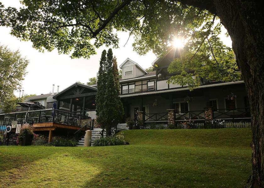 Ontario Eagle Lake Exterior Detail