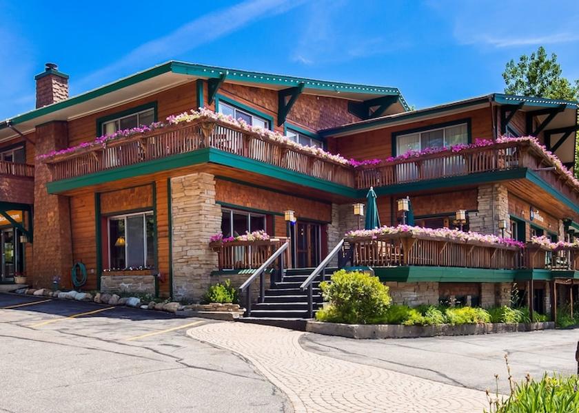 New York Lake Placid Facade