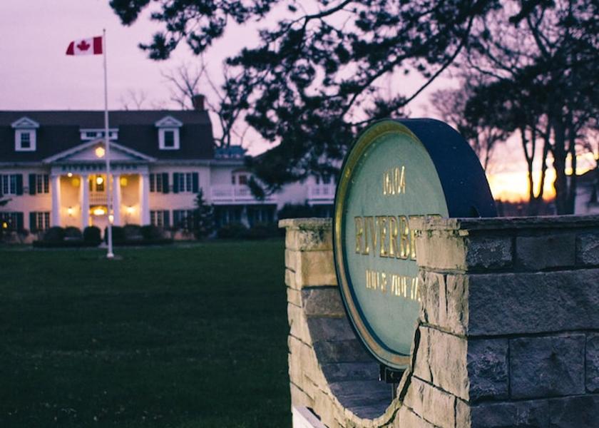 Ontario Niagara-on-the-Lake Front of property - evening/night