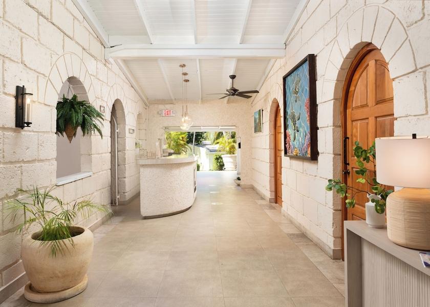  Holetown Lobby