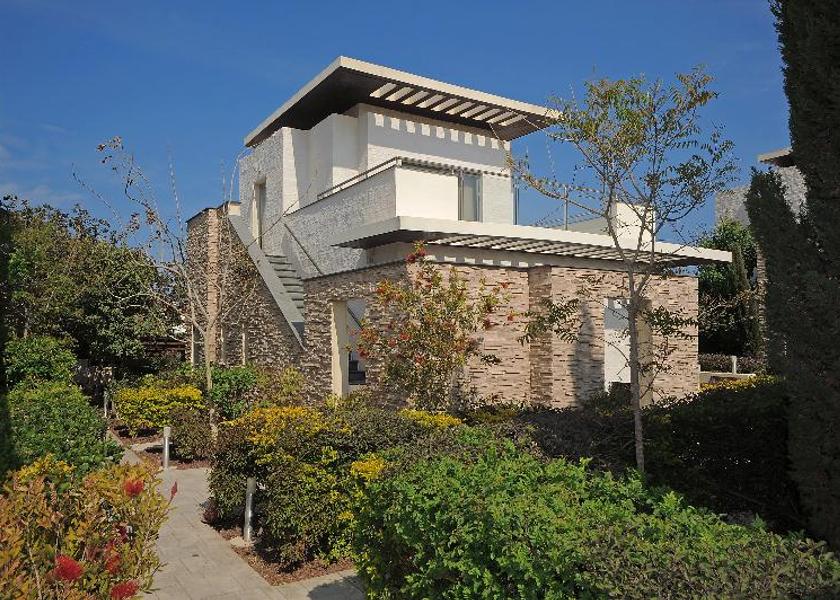 Larnaca Pervolia Hotel Exterior