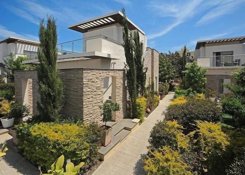 Larnaca Pervolia Exterior