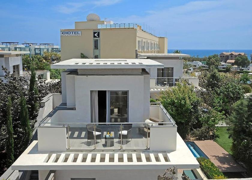 Larnaca Pervolia Room
