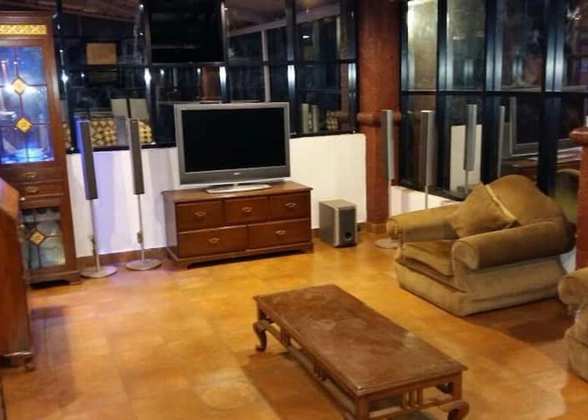 Maharashtra Mahabaleshwar Sitting Area