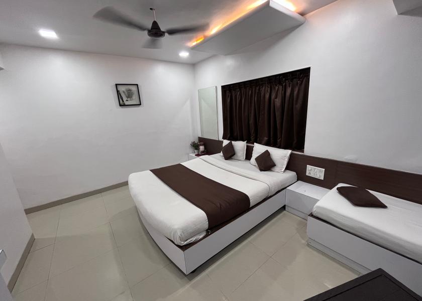 Maharashtra Mahabaleshwar Deluxe Room 3 Bedded