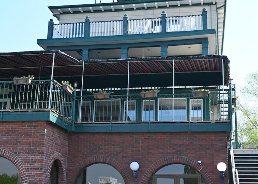Ontario Gananoque Exterior