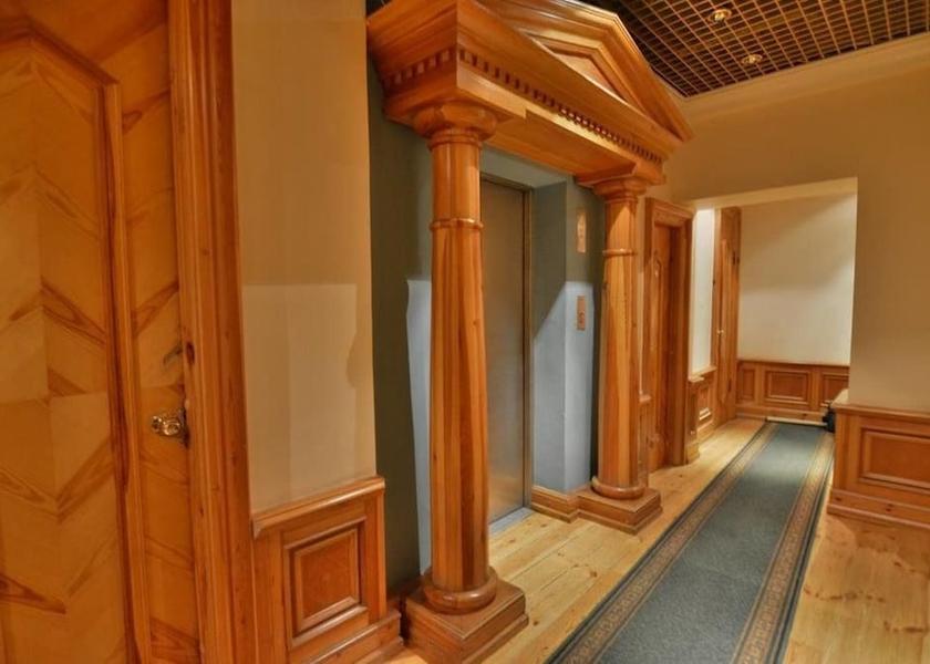  Riga Hallway