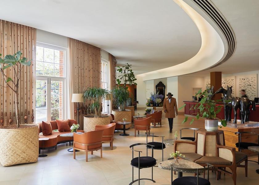 England Watford Lobby