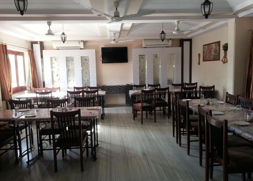 Rajasthan Nathdwara Family dining