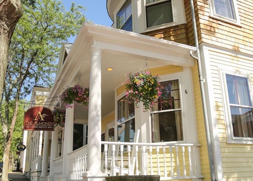 Rhode Island Newport Facade