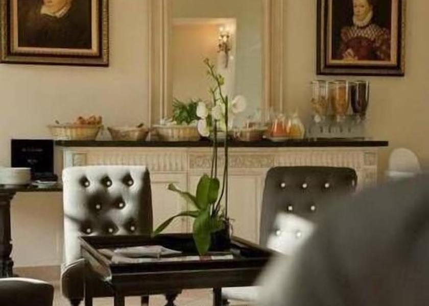 Centre - Loire Valley Bourges Dining Area