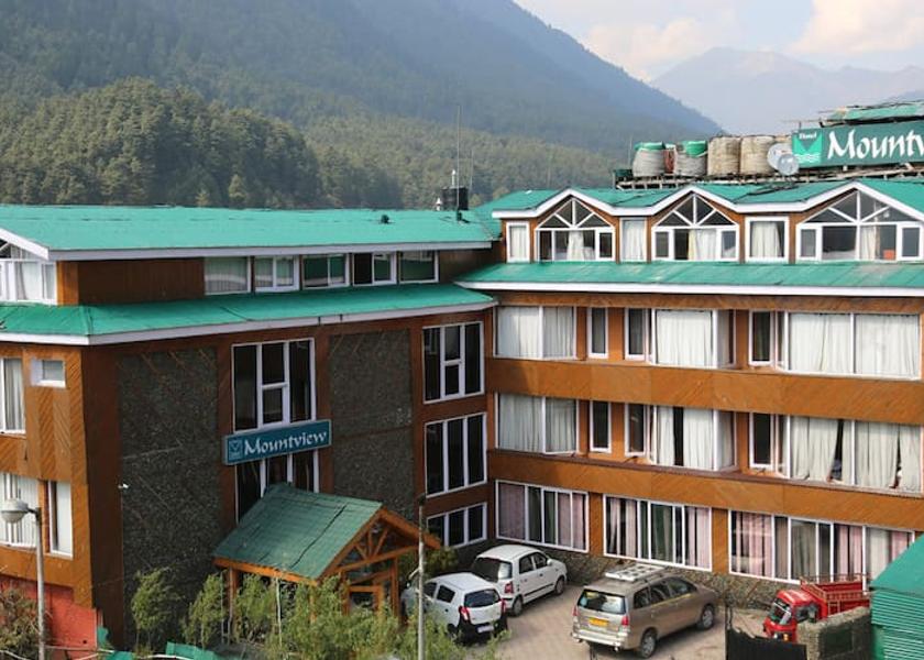 Jammu and Kashmir Pahalgam hotel front view