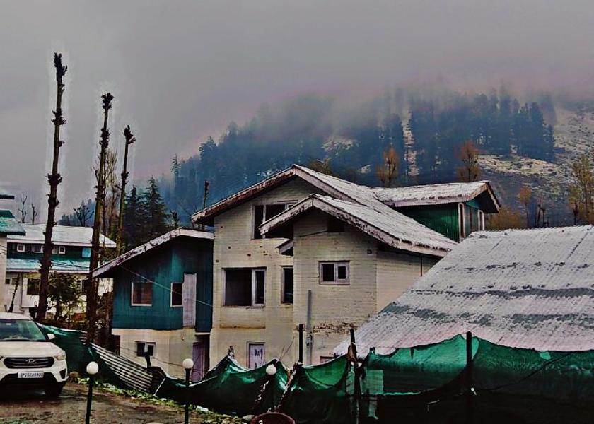 Jammu and Kashmir Pahalgam parking lot