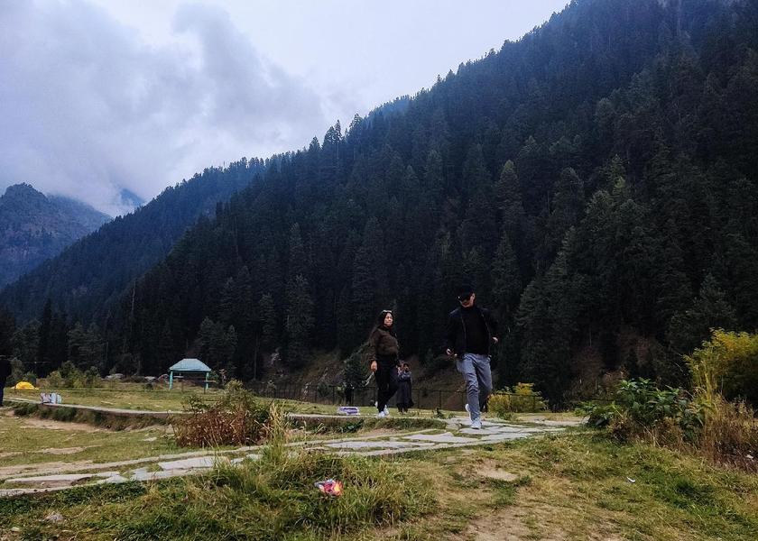Jammu and Kashmir Pahalgam surrounding environment