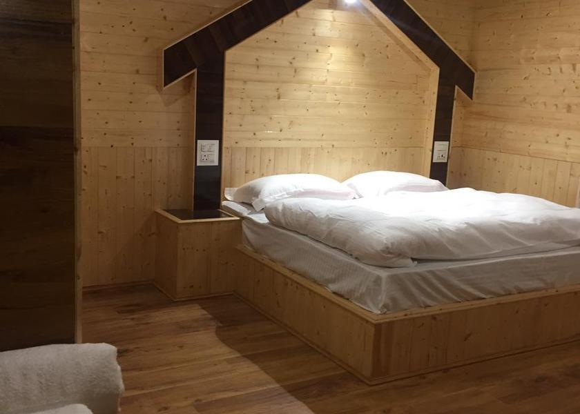 Jammu and Kashmir Pahalgam Deluxe Room	