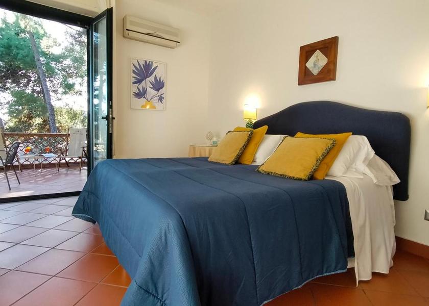 Sicily Aci Castello Deluxe Family Suite