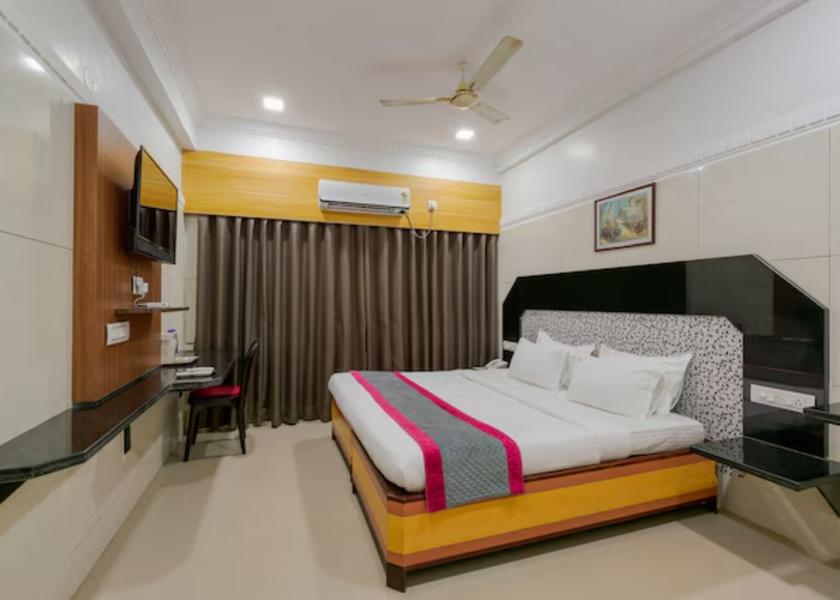 Maharashtra Ratnagiri Deluxe Room AC
