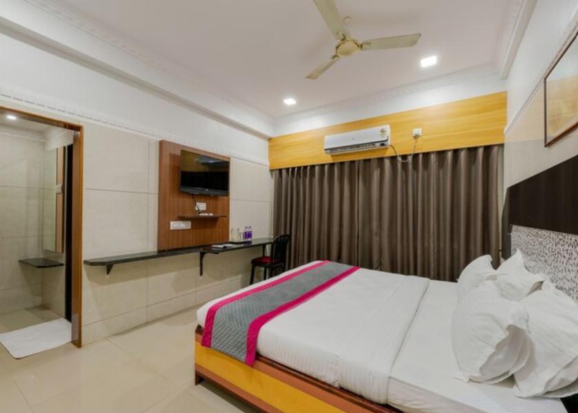 Maharashtra Ratnagiri Deluxe Room AC