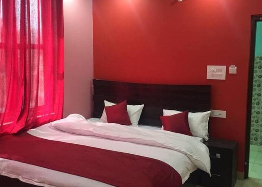 Uttarakhand Rishikesh Room