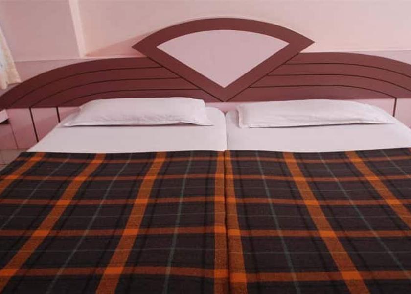 Maharashtra Satara room