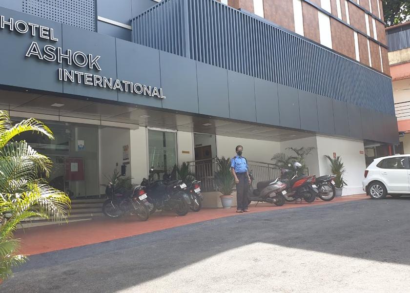 Kerala Thiruvalla Hotel Exterior