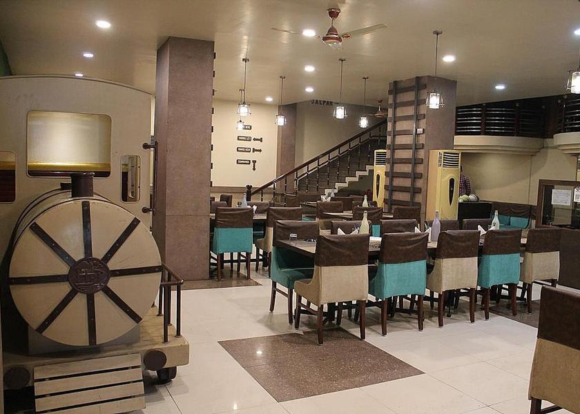 Uttar Pradesh Varanasi Food & Dining