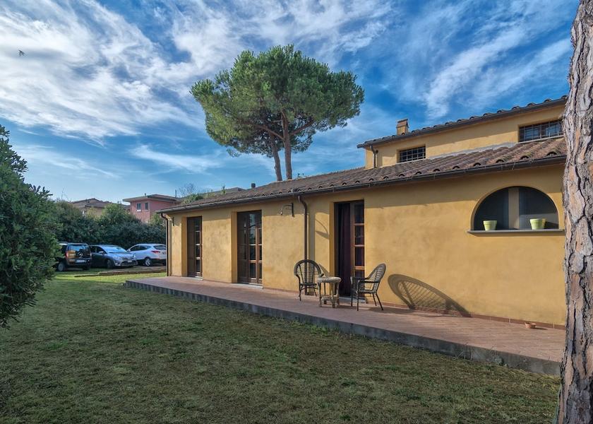 Tuscany San Giuliano Terme Exterior Detail