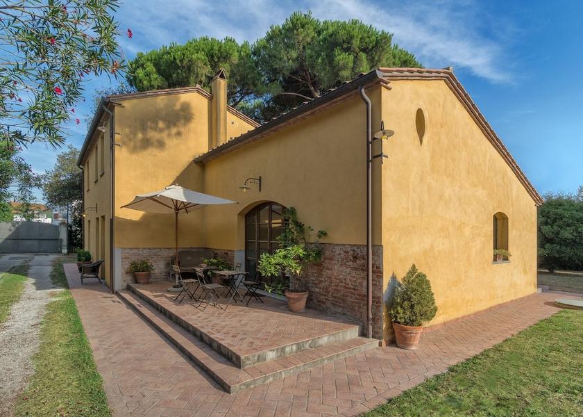 Tuscany San Giuliano Terme Exterior Detail