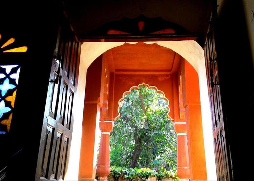 Madhya Pradesh Orchha Door in hotel
