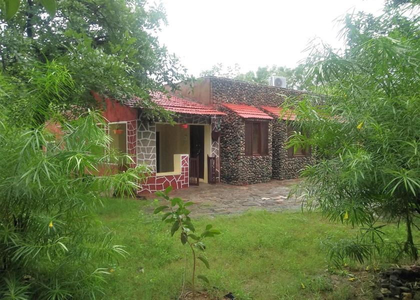 Rajasthan Ranakpur Exterior view