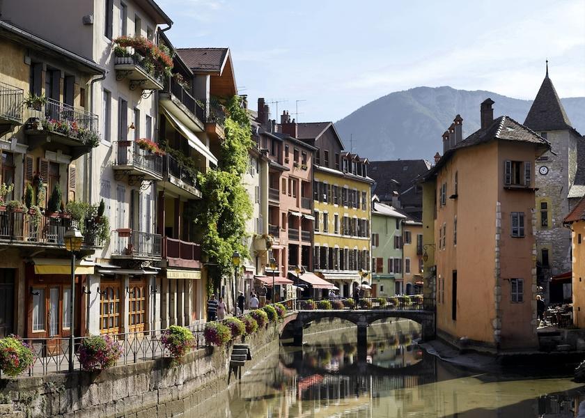 Auvergne-Rhone-Alpes Annecy Exterior