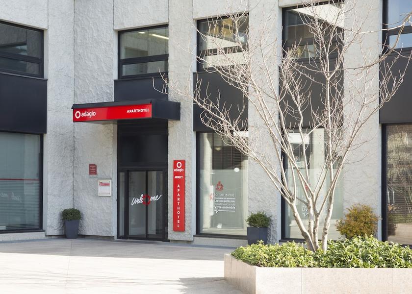 Auvergne-Rhone-Alpes Annecy Front of property