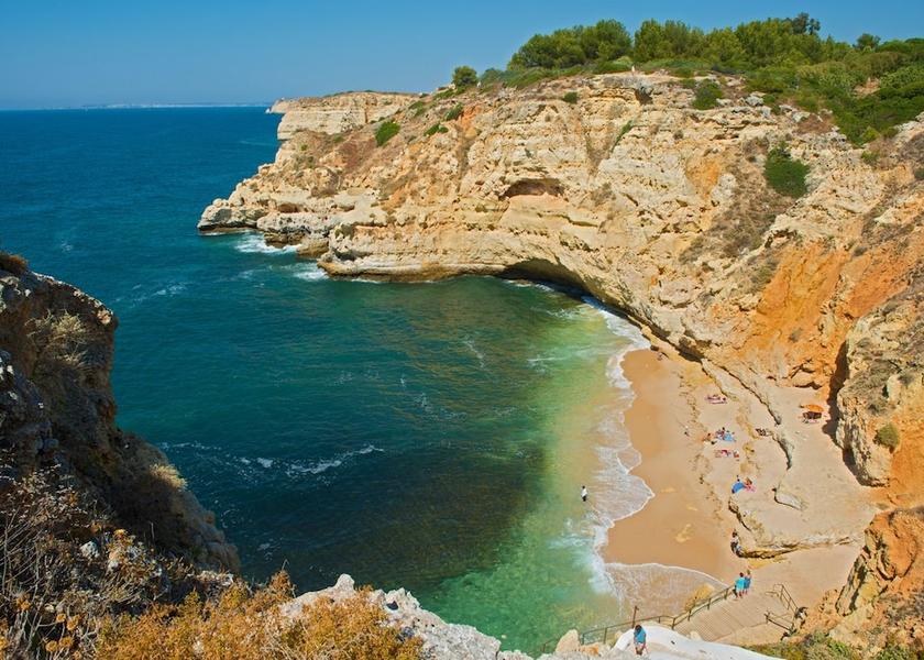 Faro Lagoa Beach