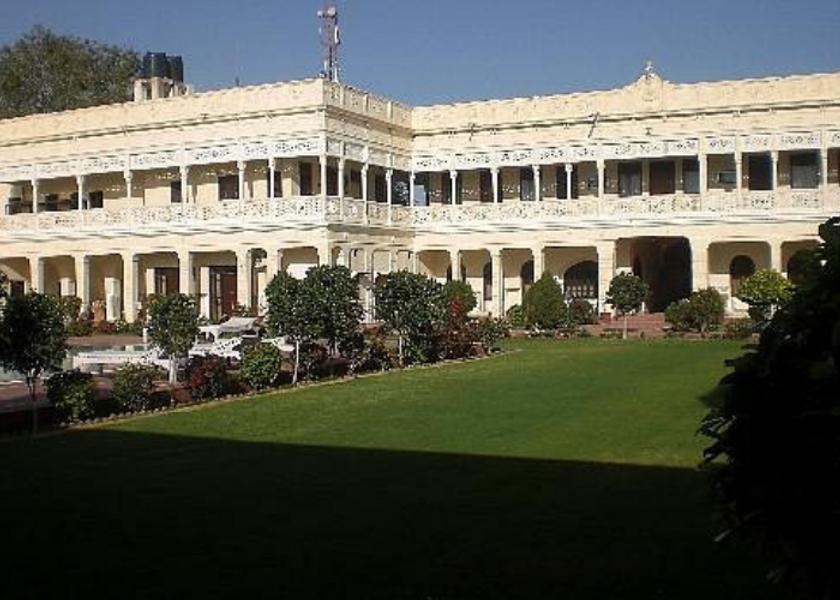 Rajasthan Alsisar Hotel Exterior