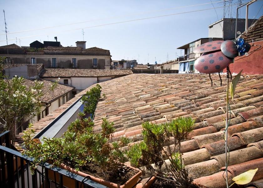 Sicily Catania Property Grounds
