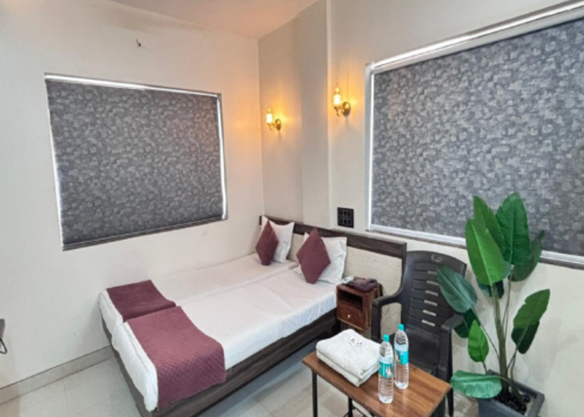 Maharashtra Ahmednagar Deluxe Room