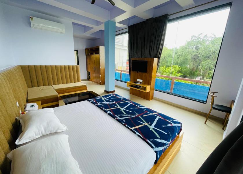Maharashtra Panhala Luxury Room with Balcony