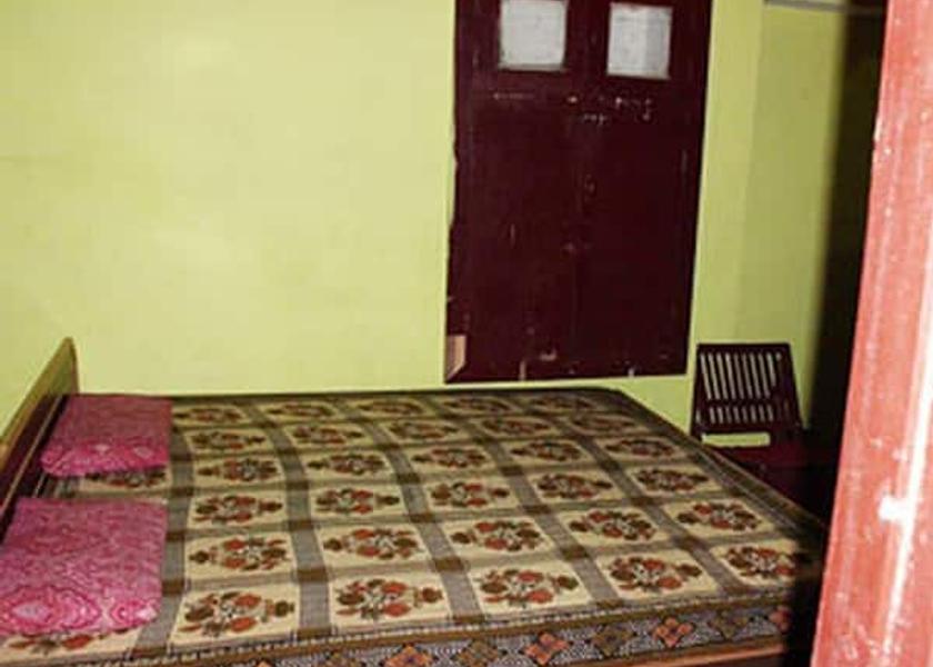 Maharashtra Beed dlx room